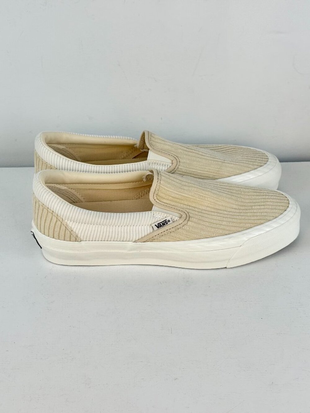 M9.5, W11- Vans MTE Slip-on Reissue 98 Corduroy Tan Shoes - 721278